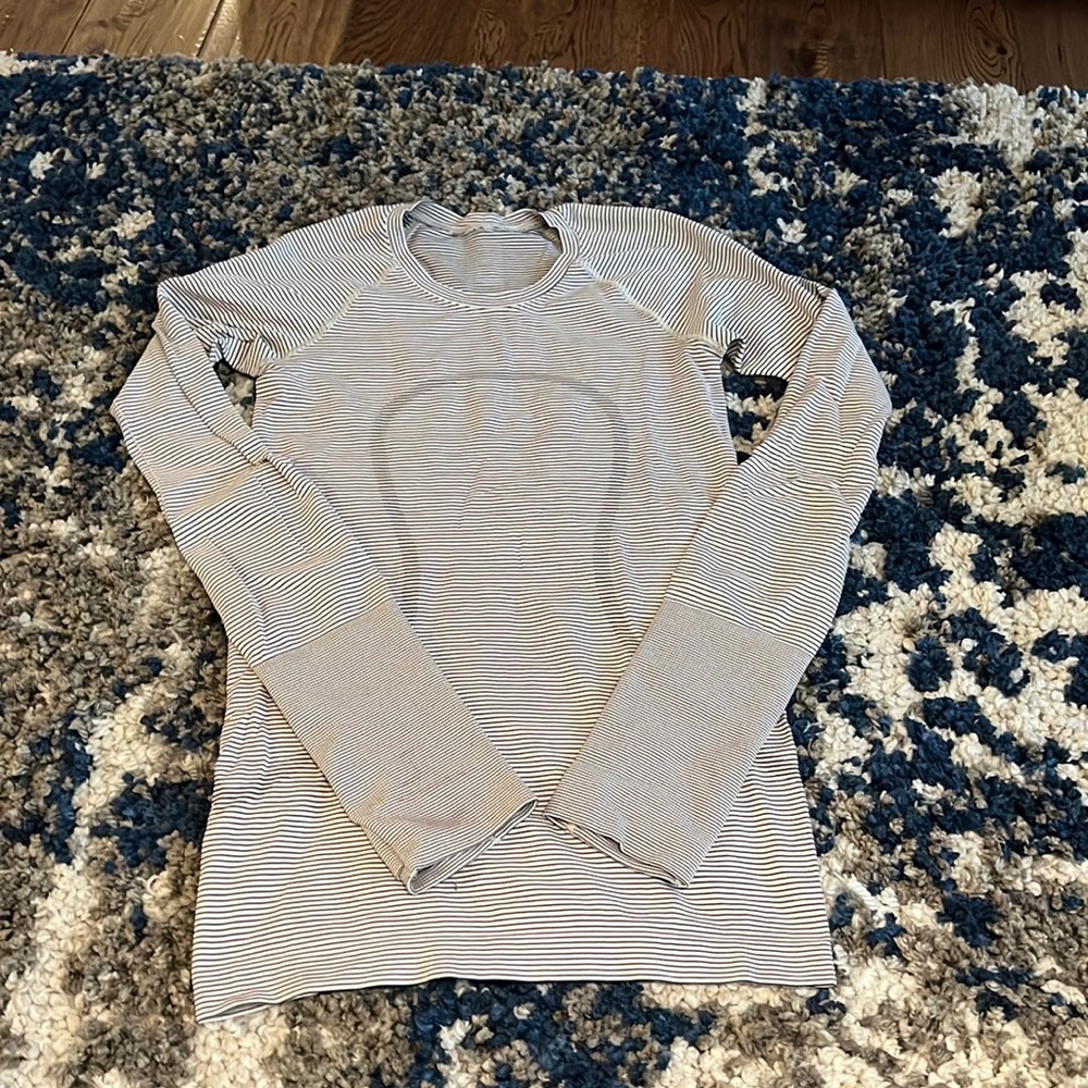 Lulu swiftly tech long sleeve top